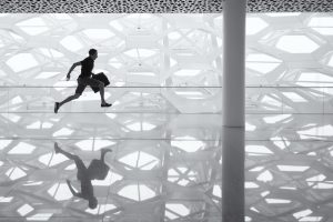 running-traveler